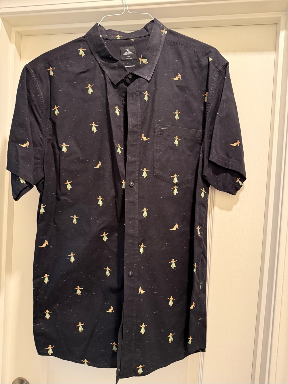 Rip Curl Men's Short-Sleeve Button-Down Shirt in Black with Hula Girls